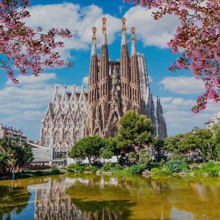 Room Con Bano Privado Sagrada Familia Barcelona Eksteriør billede