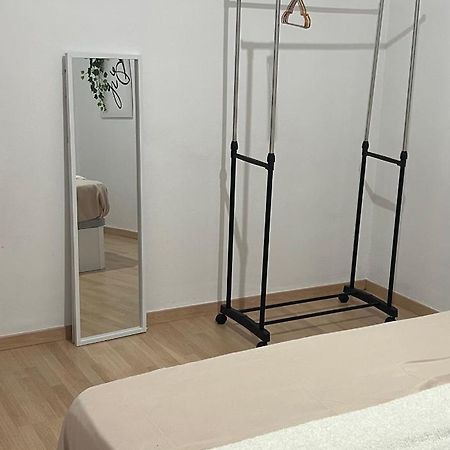 Room Con Bano Privado Sagrada Familia Barcelona Eksteriør billede